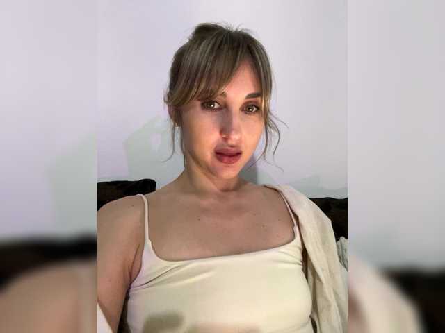 LunaSecret1's BongaCams show and profile