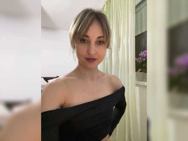 LunaSecret1's BongaCams show and profile