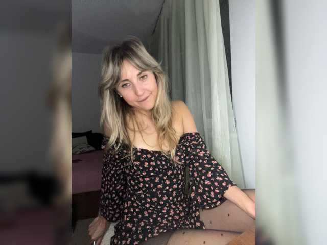 LunaSecret1 live cam on BongaCams