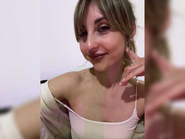 LunaSecret1's BongaCams show and profile