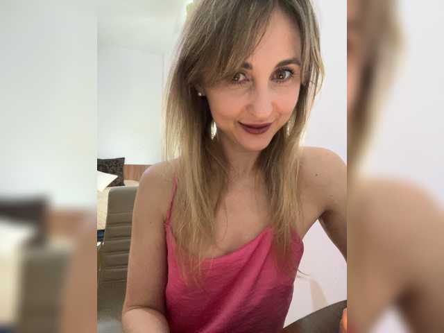 LunaSecret1's BongaCams show and profile
