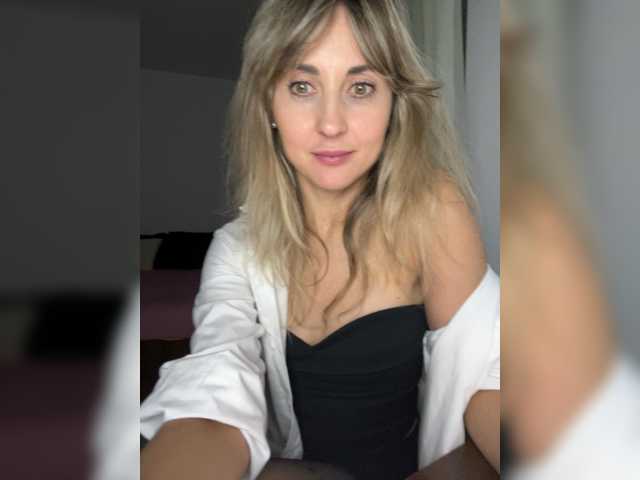 LunaSecret1 live cam preview