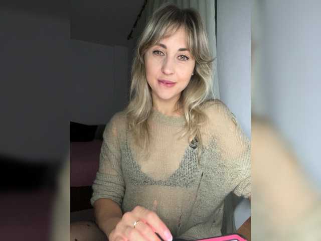 LunaSecret1 live cam preview