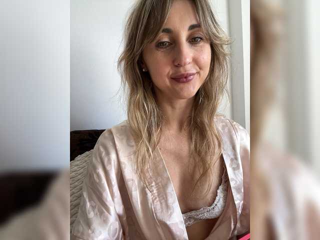 LunaSecret1's BongaCams show and profile