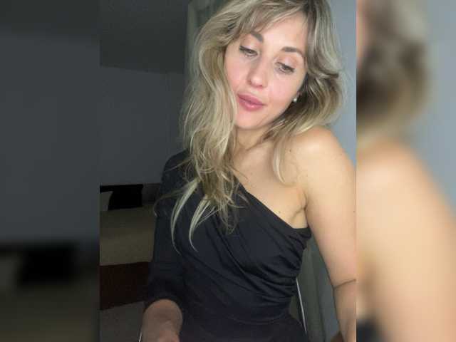 LunaSecret1 live cam on BongaCams