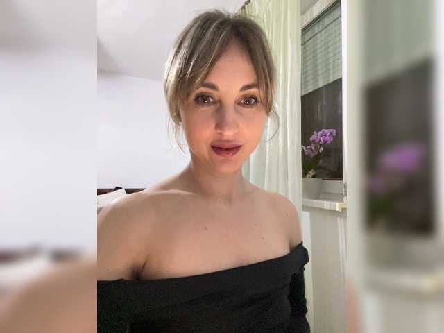 LunaSecret1's BongaCams show and profile