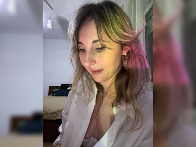 LunaSecret1's BongaCams show and profile