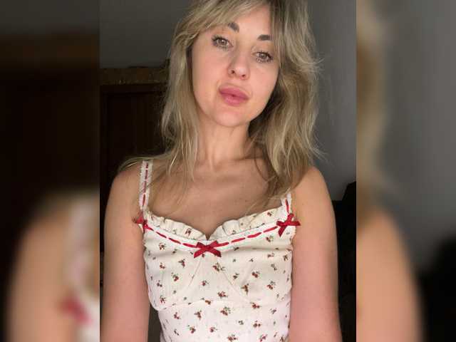 LunaSecret1 live cam on BongaCams