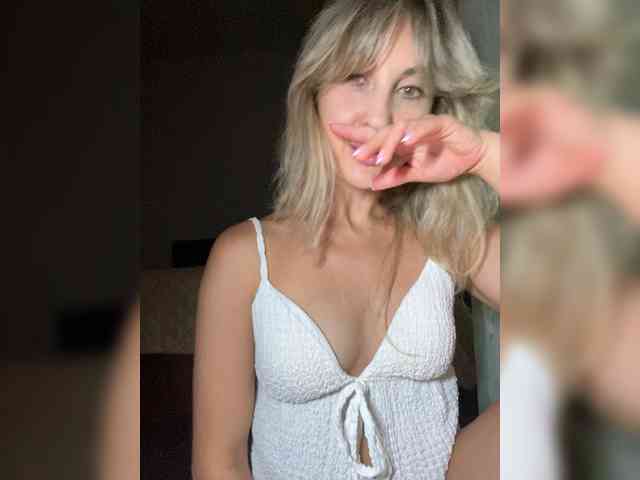 LunaSecret1 webcam