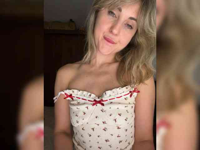 LunaSecret1 webcam