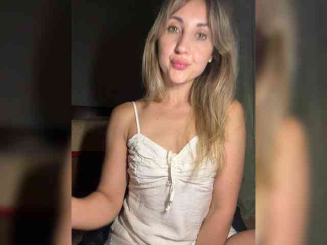 LunaSecret1 webcam