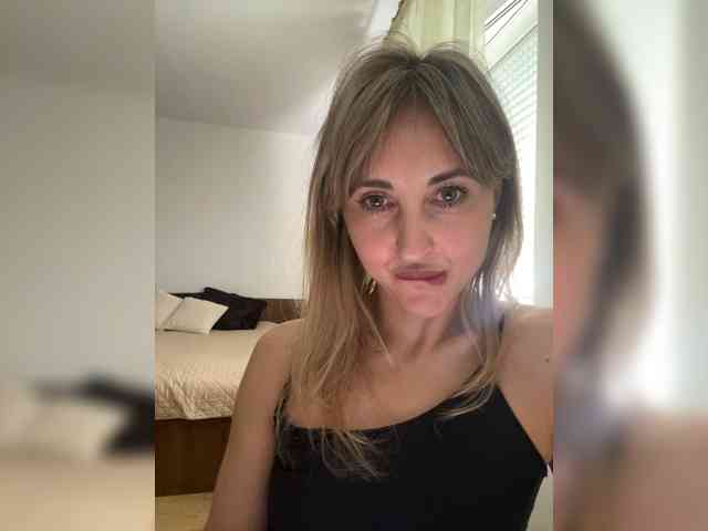 LunaSecret1 webcam