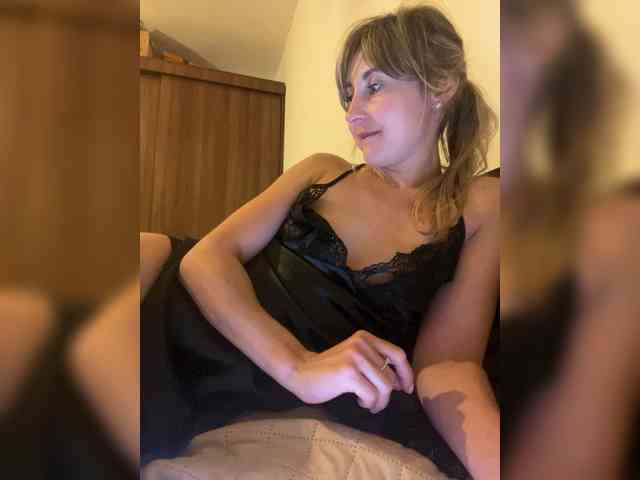 LunaSecret1 webcam