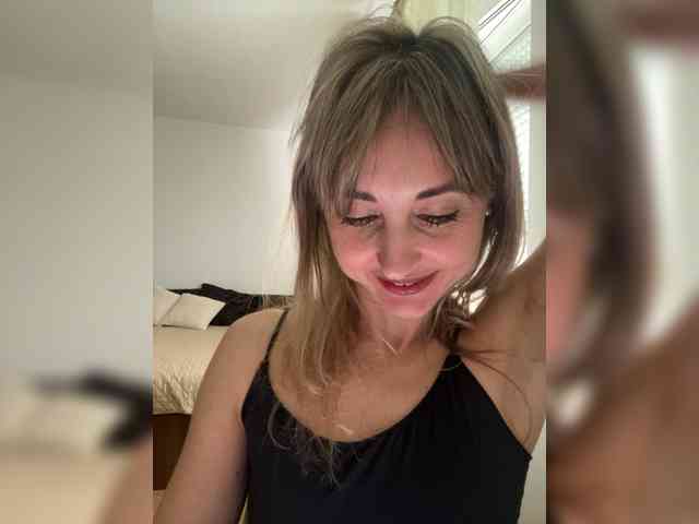 LunaSecret1 webcam