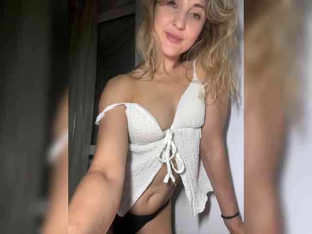LunaSecret1 webcam