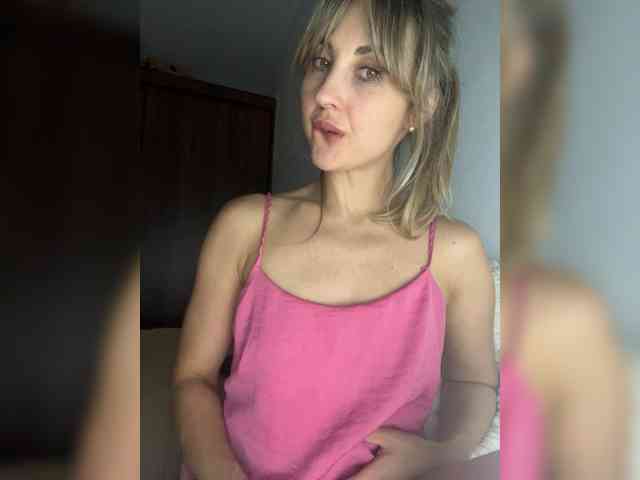 LunaSecret1 webcam