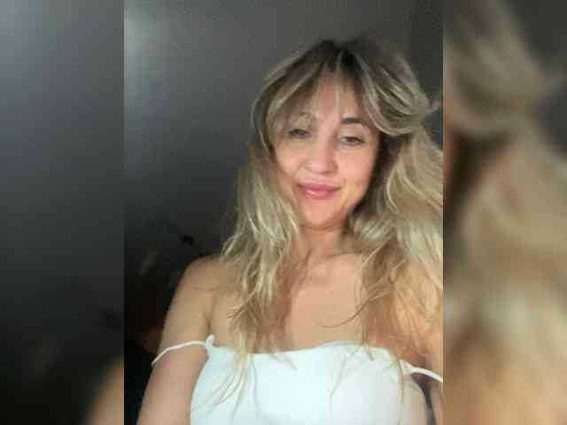 LunaSecret1 webcam