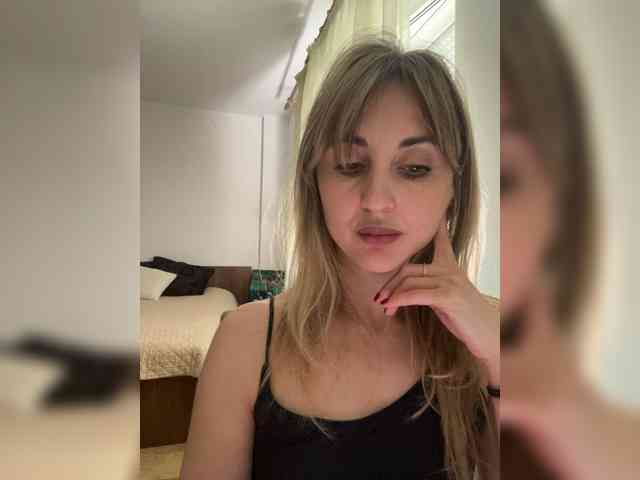 LunaSecret1 webcam