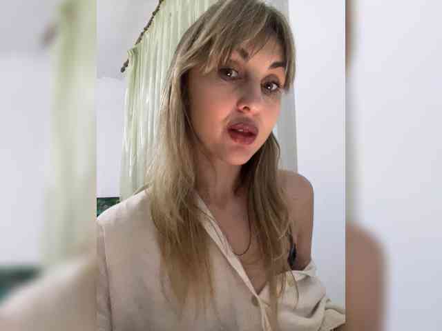 LunaSecret1 webcam