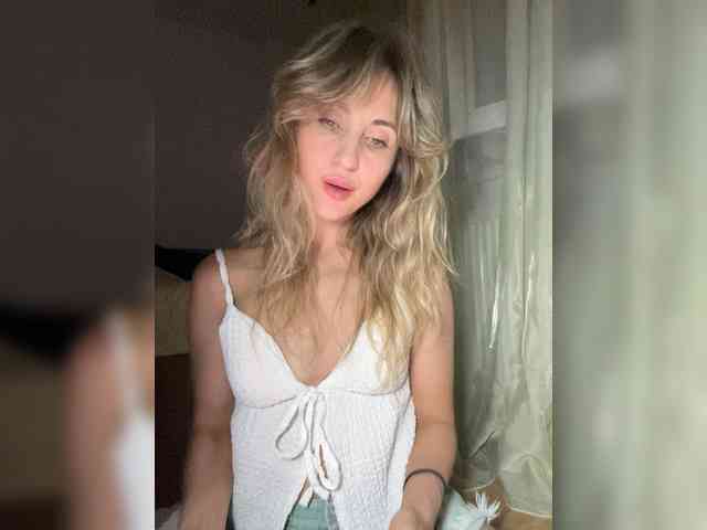 LunaSecret1 webcam