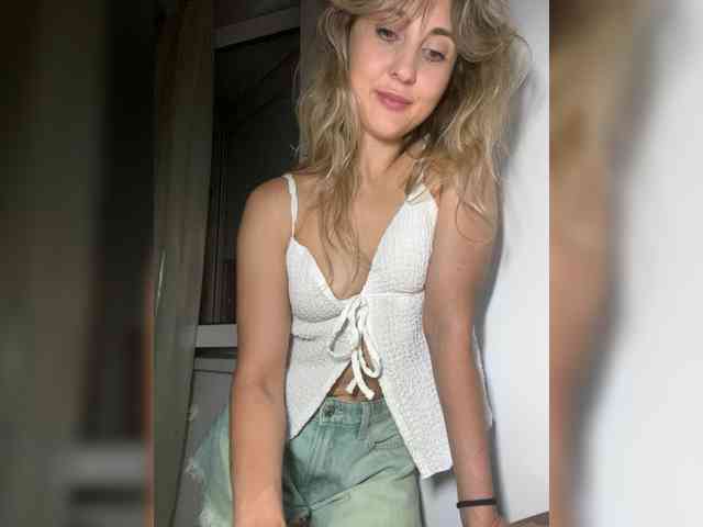 LunaSecret1 webcam