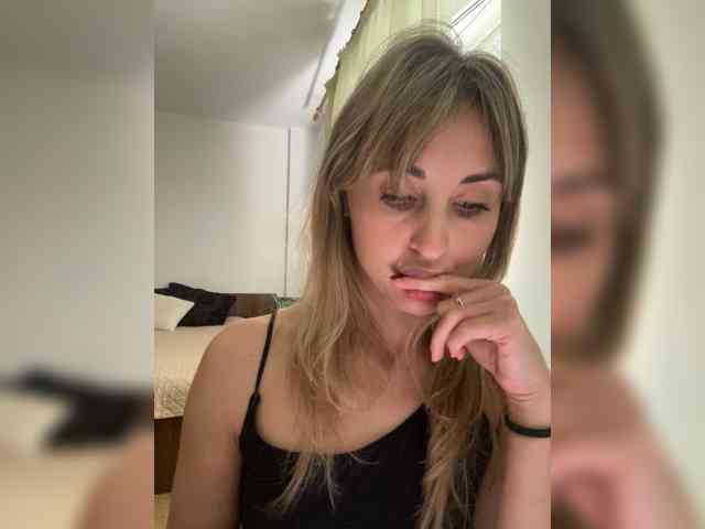 LunaSecret1 webcam