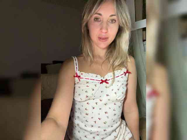 LunaSecret1 webcam