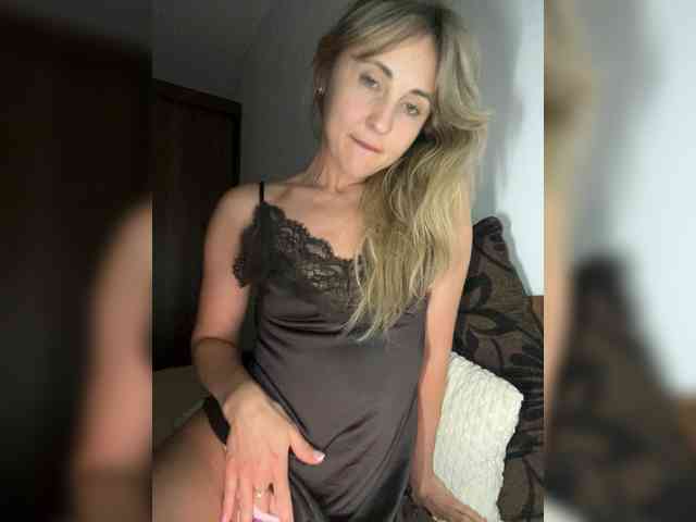 LunaSecret1 webcam