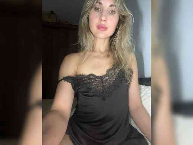 LunaSecret1 webcam