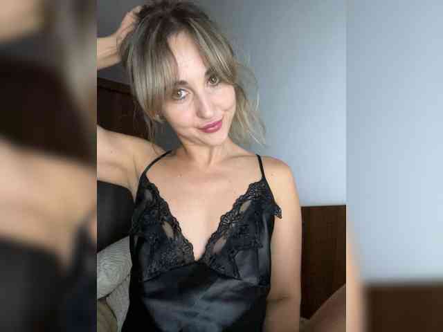 LunaSecret1 webcam