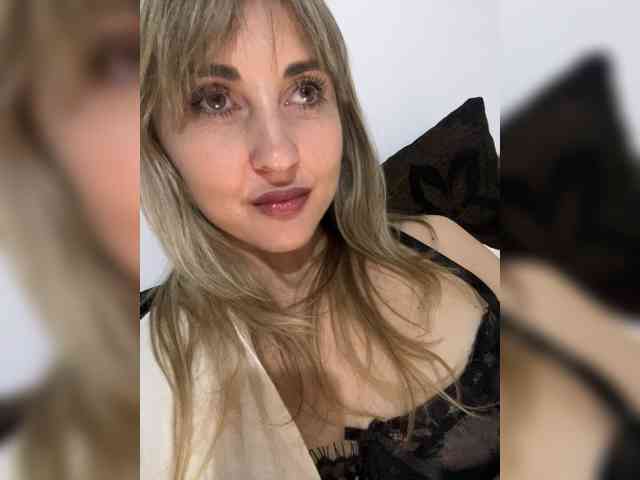 LunaSecret1 webcam