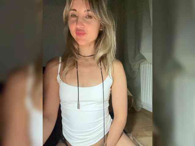 LunaSecret1 webcam