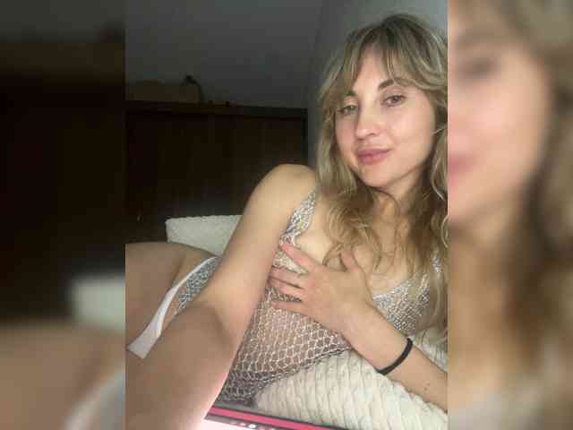 LunaSecret1 webcam