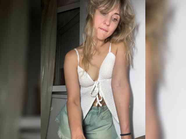 LunaSecret1 webcam