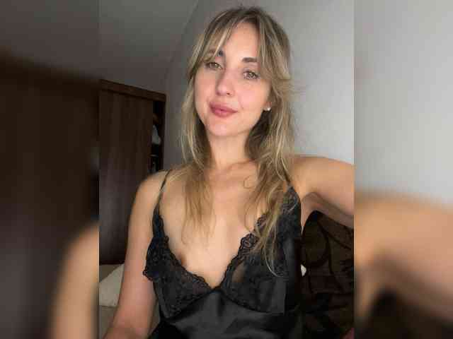 LunaSecret1 webcam