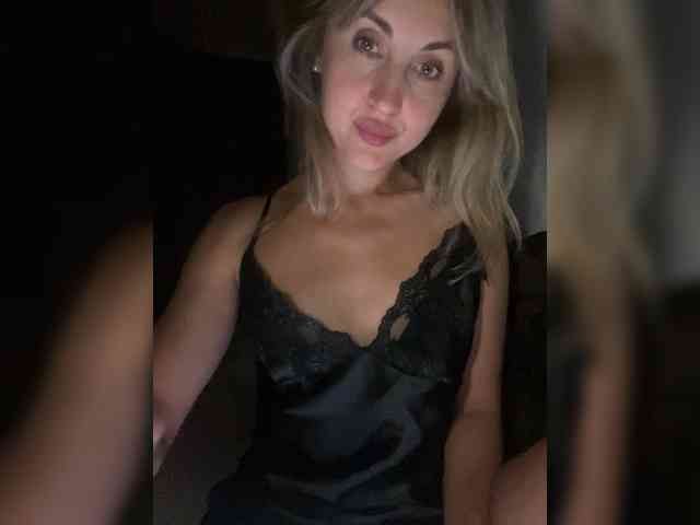 LunaSecret1 webcam