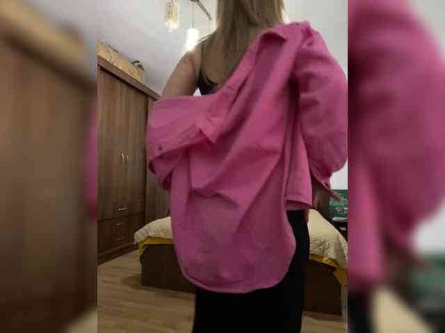 LunaSecret1 webcam