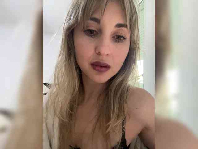 LunaSecret1 webcam