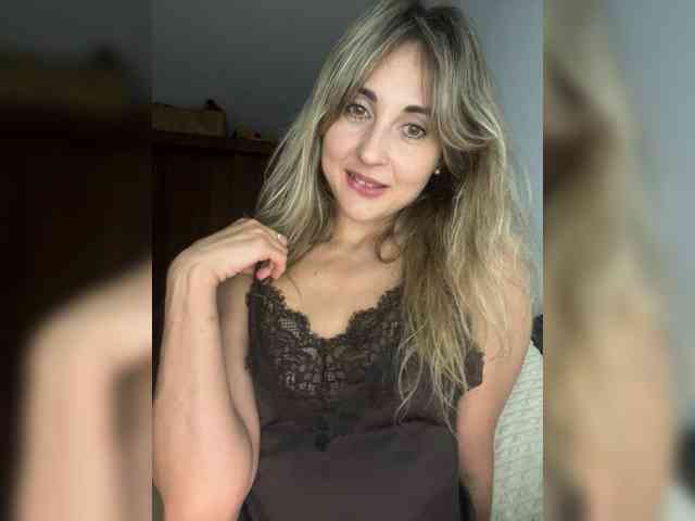 LunaSecret1 webcam