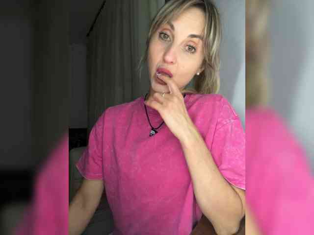 LunaSecret1 webcam