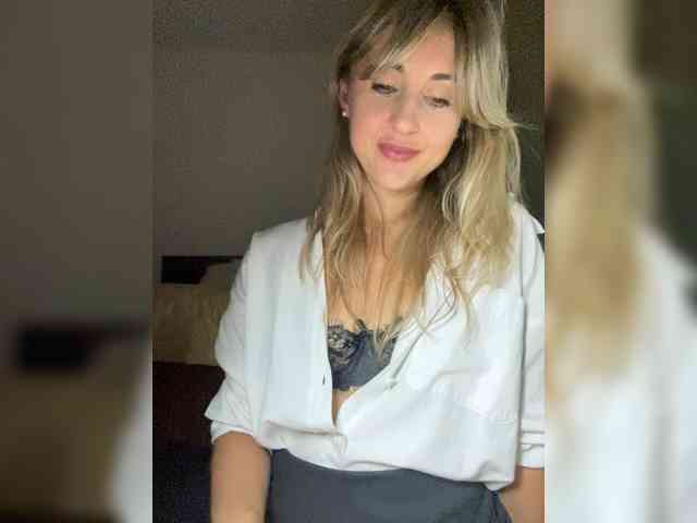 LunaSecret1 webcam