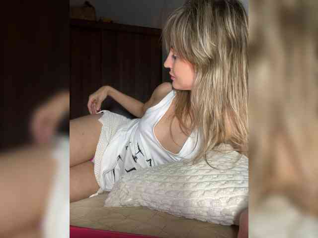LunaSecret1 webcam