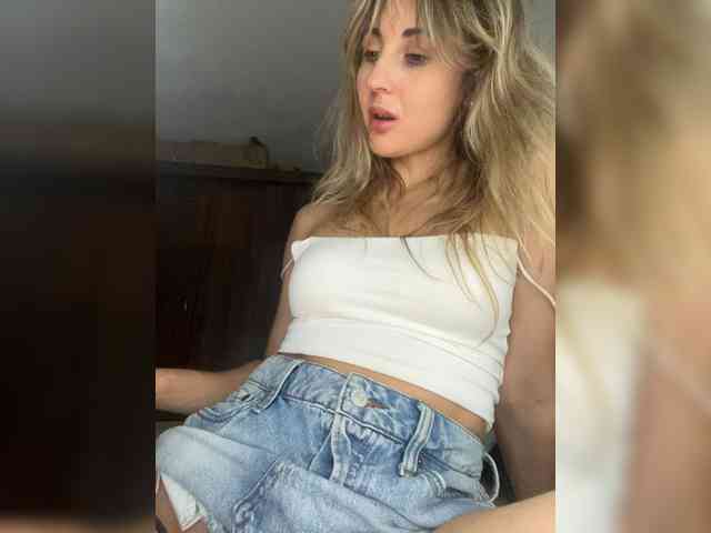 LunaSecret1 webcam