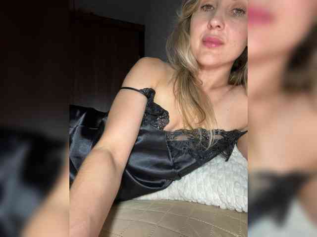 LunaSecret1 webcam