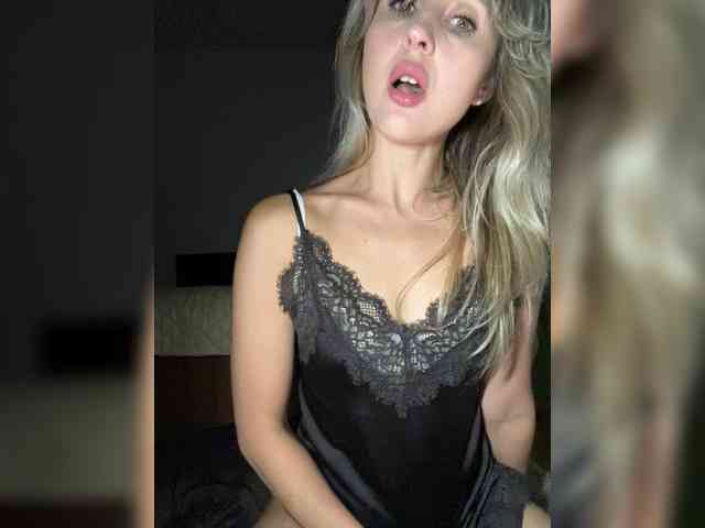 LunaSecret1 webcam