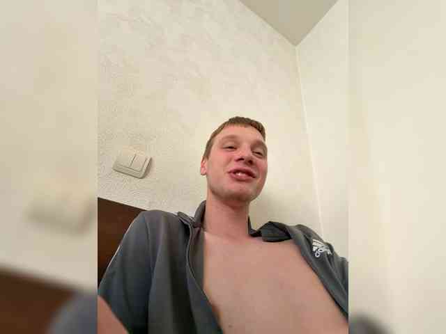 Maxwell-18 Live Webcam on BongaCams