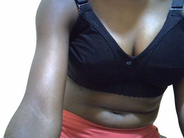 Prettiegal live cam on BongaCams