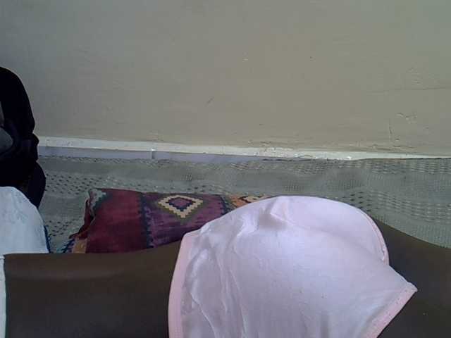 Prettiegal's BongaCams show and profile