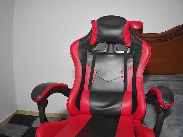 Nickiki666 — live male cam