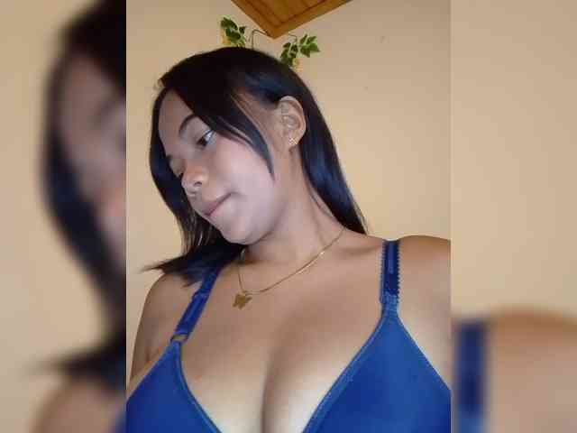 Annah261 webcam